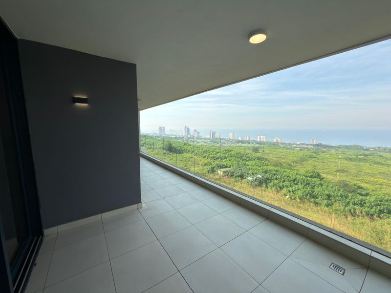 Stylish 3 Bedroom, 3 Bathroom Apartment with Panoramic Sea Views in Skyridge Side - Photo 8