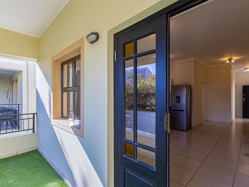 Immaculate semi-furnished 1 Bedroom to Rent - Photo 9