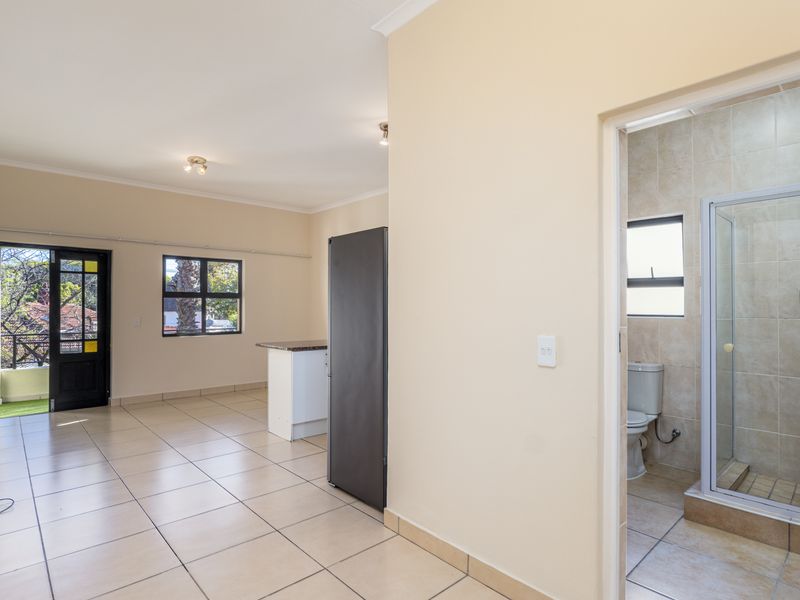 Immaculate semi-furnished 1 Bedroom to Rent - Photo 5