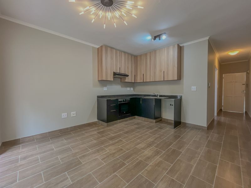 Sleek 1-Bedroom Apartment with Balcony in Prime Ballito Location - Photo 2