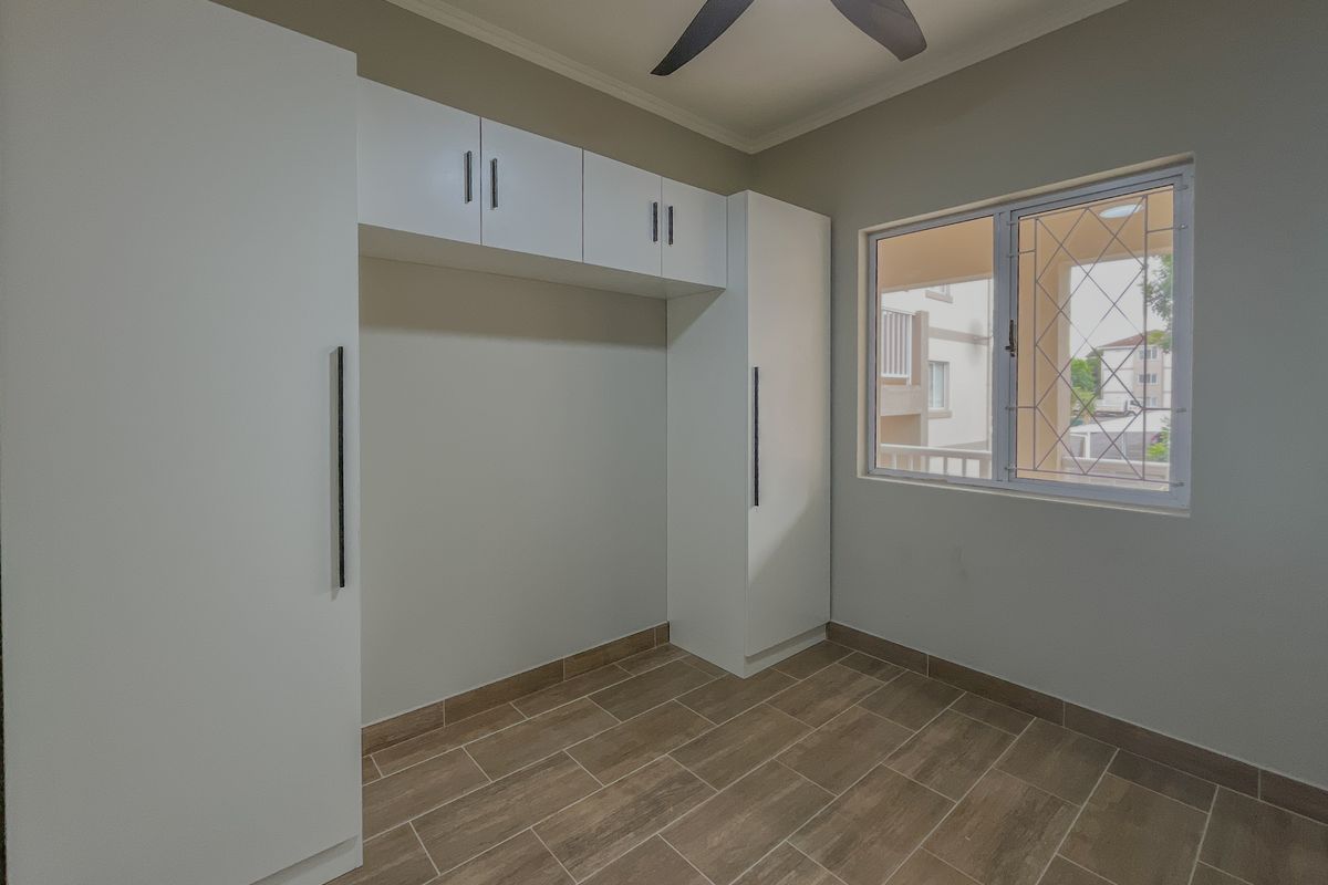 Sleek 1-Bedroom Apartment with Balcony in Prime Ballito Location - Photo 5