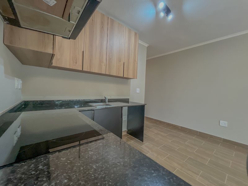 Sleek 1-Bedroom Apartment with Balcony in Prime Ballito Location - Photo 3