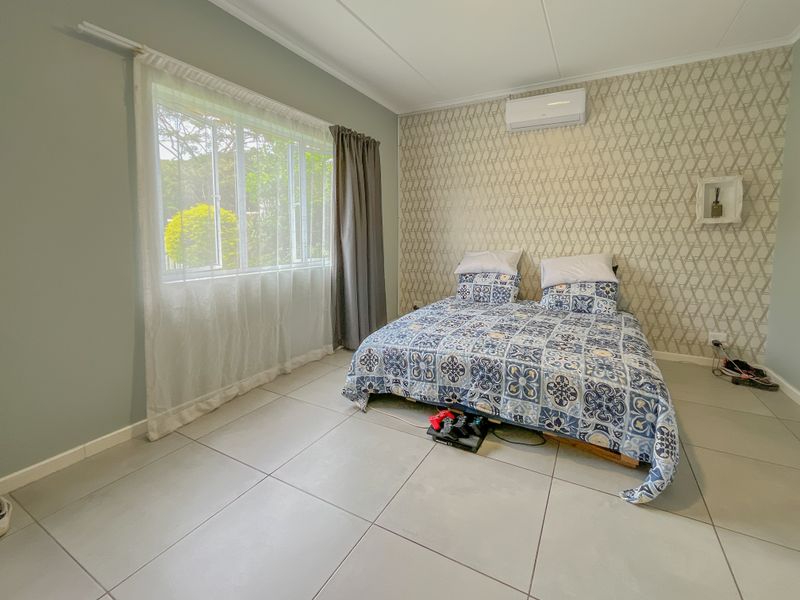 Ground Floor Living with Private Garden in Sought-After Manor Gardens - Photo 9