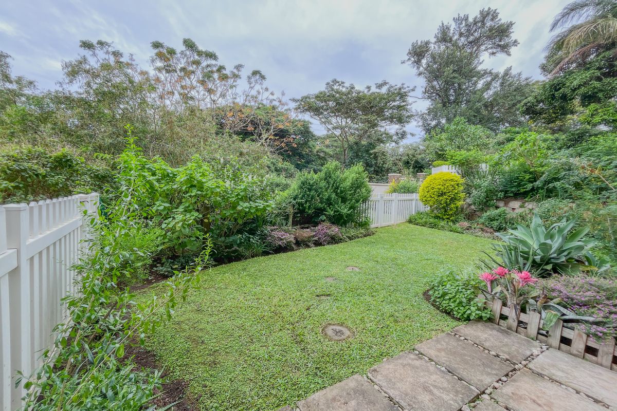 Ground Floor Living with Private Garden in Sought-After Manor Gardens - Photo 3