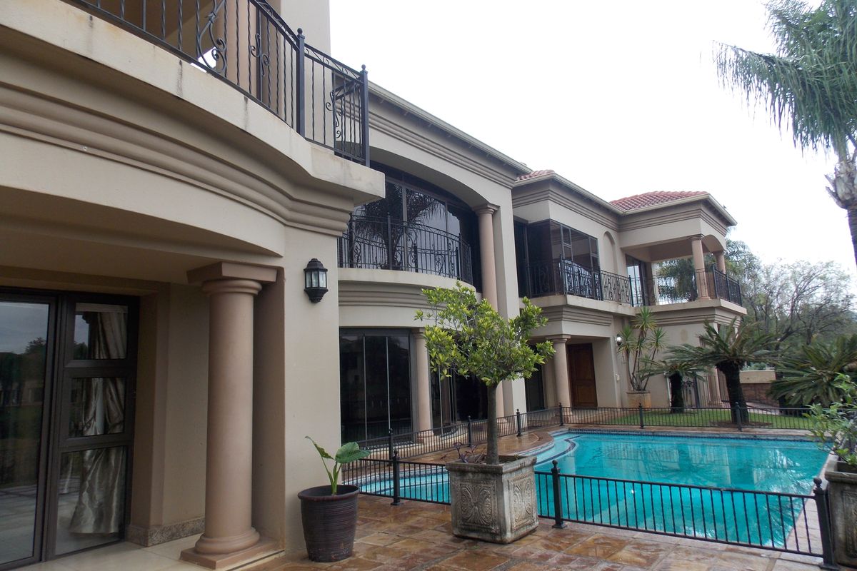 Luxury Waterfront Living in Westlake Country & Safari Estate - Photo 4