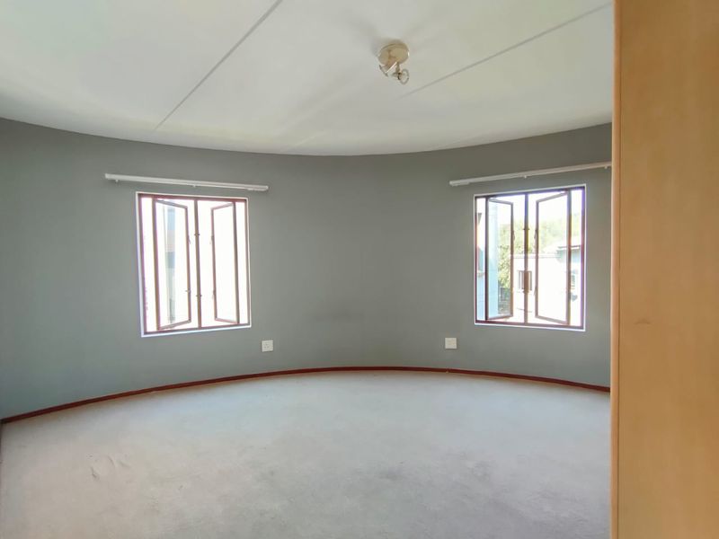 Perfect Starter Home or Investment Opportunity - High Demand Area! - Photo 10