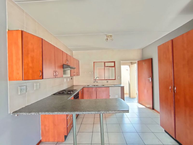 Perfect Starter Home or Investment Opportunity - High Demand Area! - Photo 4