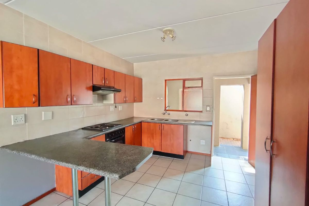 Perfect Starter Home or Investment Opportunity - High Demand Area! - Photo 5