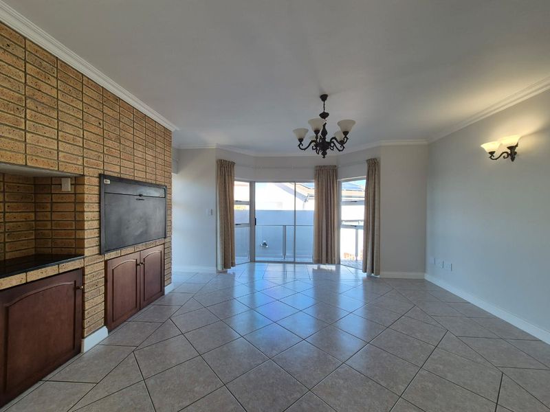 Spacious 4 Bedroom Home with Sea Views in Klein Brak - Photo 9