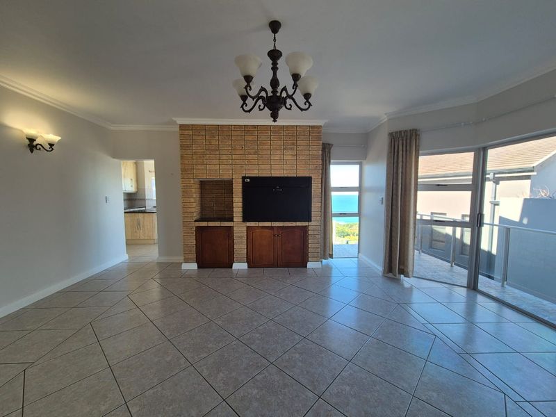 Spacious 4 Bedroom Home with Sea Views in Klein Brak - Photo 8