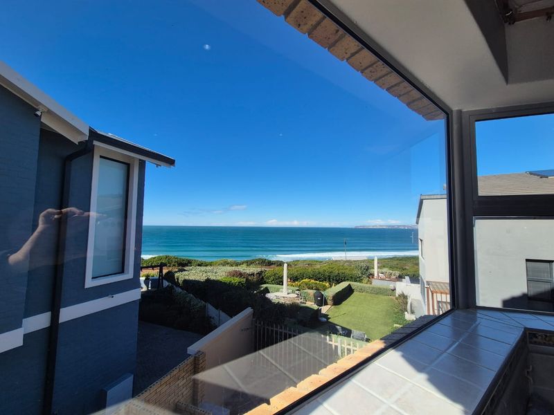 Spacious 4 Bedroom Home with Sea Views in Klein Brak - Photo 7