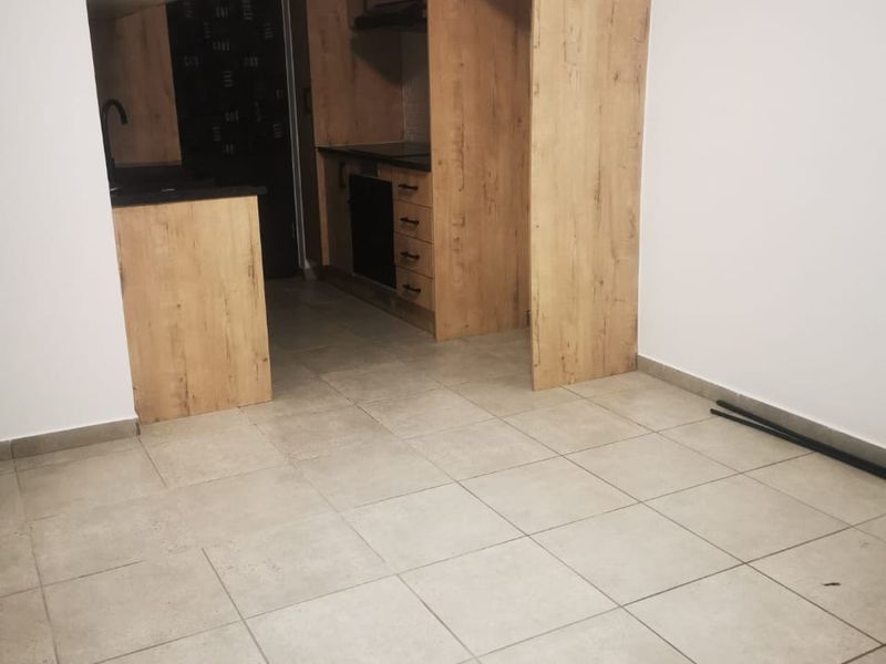2 Bedroom Apartment For Rent -  Parkhill Place - Photo 2