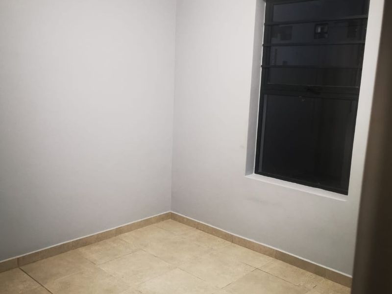 2 Bedroom Apartment For Rent -  Parkhill Place - Photo 5