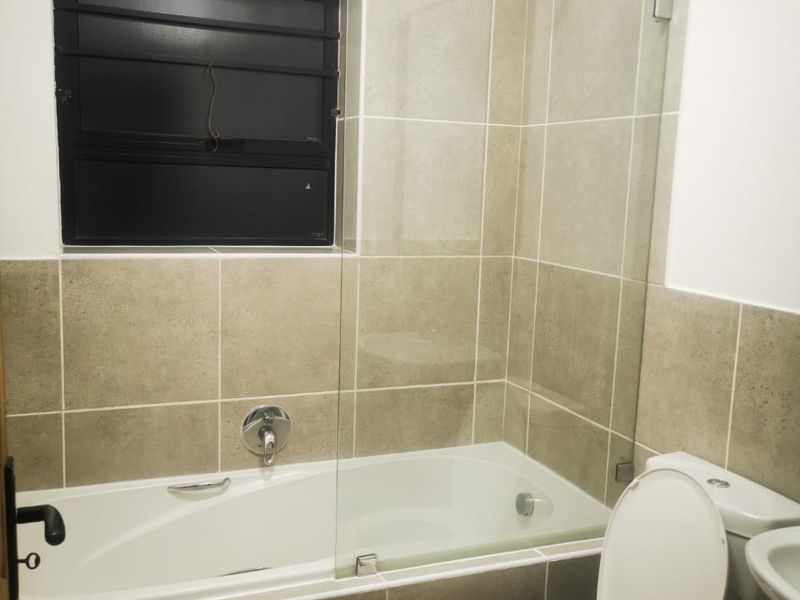 2 Bedroom Apartment For Rent -  Parkhill Place - Photo 7