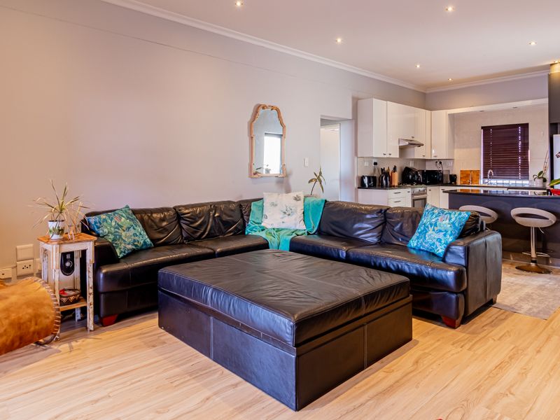 Spacious Coastal Living in Big Bay – Fully Furnished Apartment with Dual Balconies Near the Beach - Photo 8