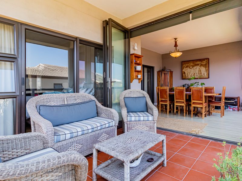 Spacious Coastal Living in Big Bay – Fully Furnished Apartment with Dual Balconies Near the Beach - Photo 2