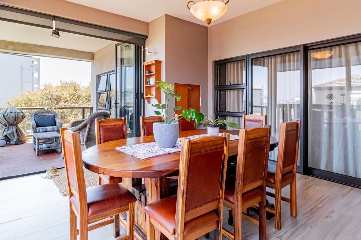 Spacious Coastal Living in Big Bay – Fully Furnished Apartment with Dual Balconies Near the Beach - Photo 3