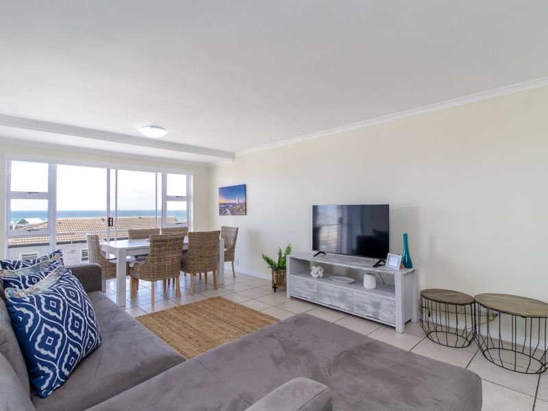 Coastal Apartment with stunning views - Walking distance to the beach. - Photo 3