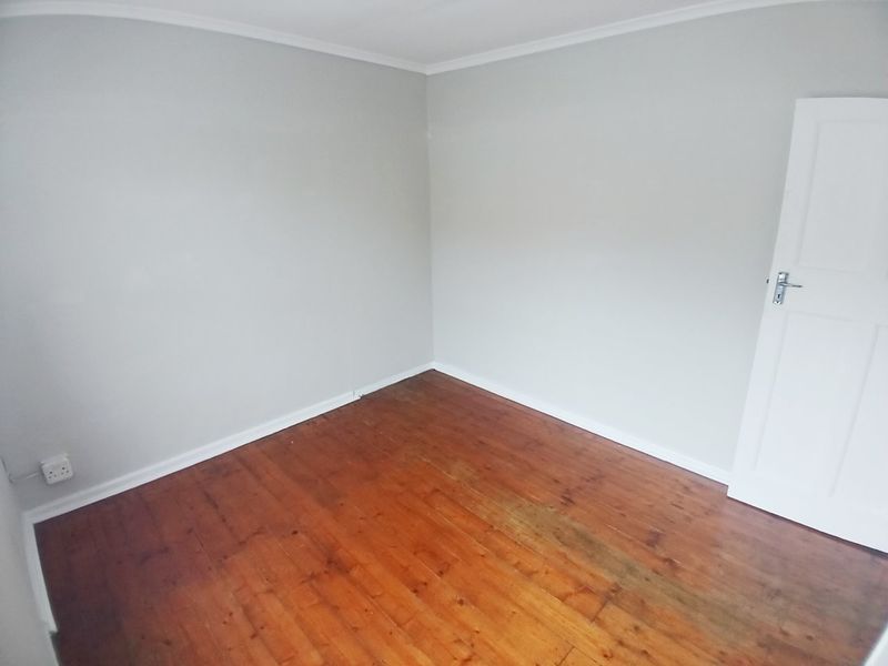 SIDWELL 3 BED 1 BATH HOUSE FOR RENT - Photo 8