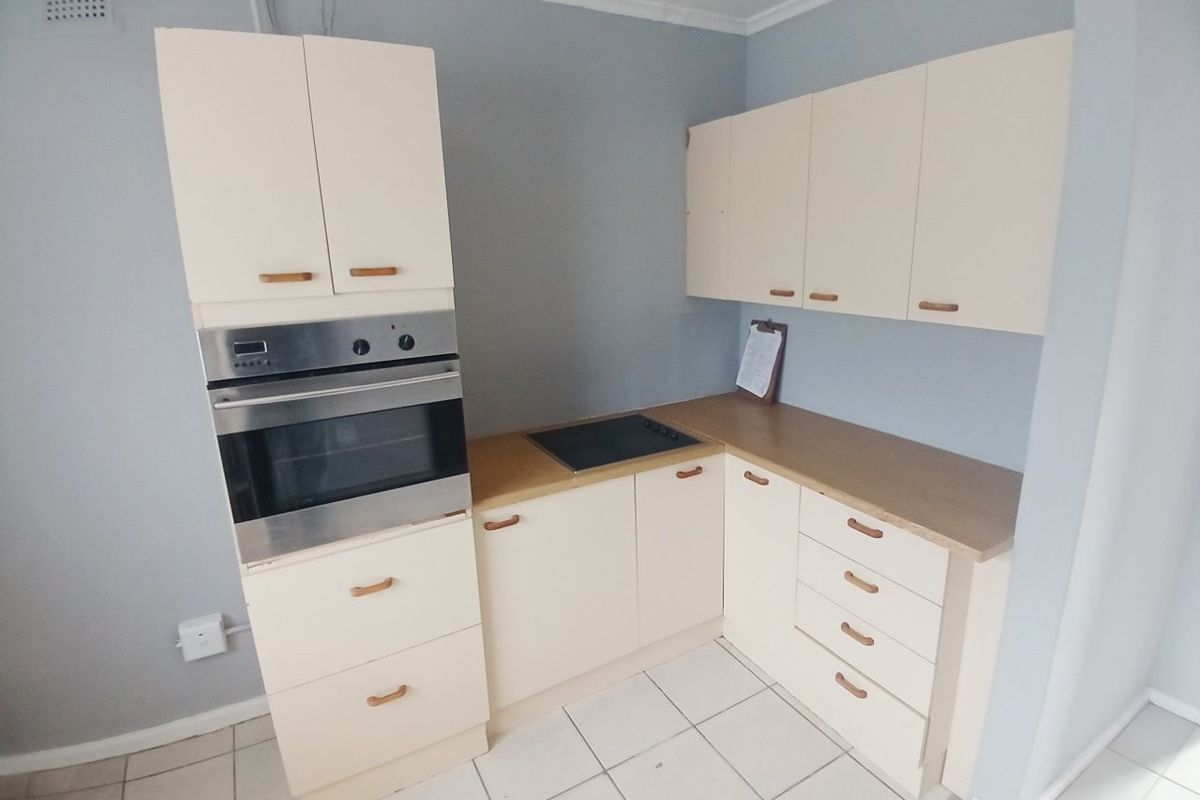 SIDWELL 3 BED 1 BATH HOUSE FOR RENT - Photo 4