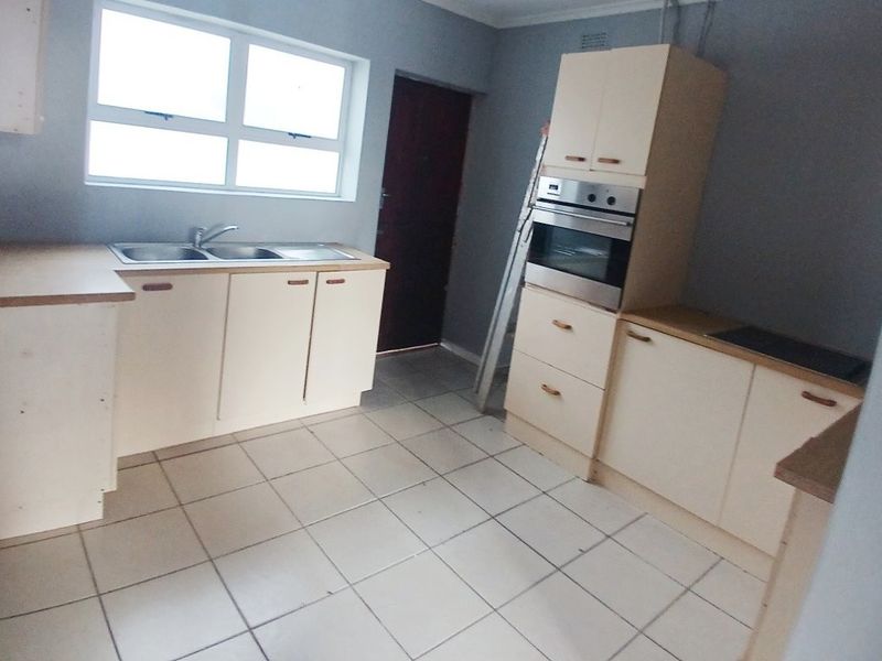 SIDWELL 3 BED 1 BATH HOUSE FOR RENT - Photo 3
