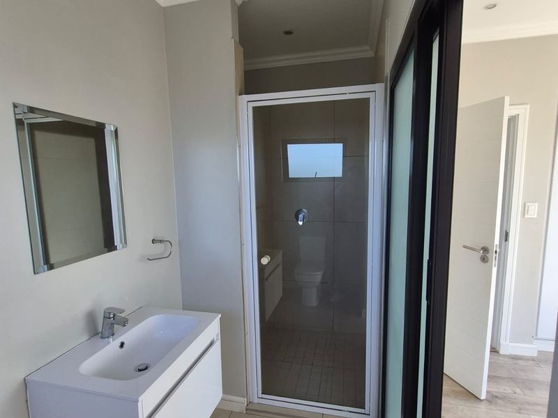 Two bedroom/Two bath Unit Living at Its Finest - Photo 10