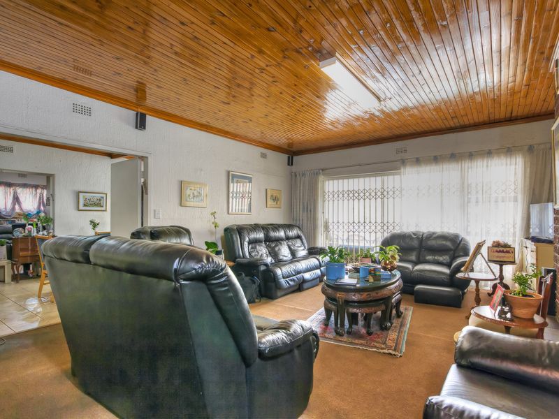 PRICE REDUCED....LARGE SECURE 8 BEDROOM FAMILY HOME AND A WORK FROM HOME OFFICE...A MUST TO SEE.... - Photo 9