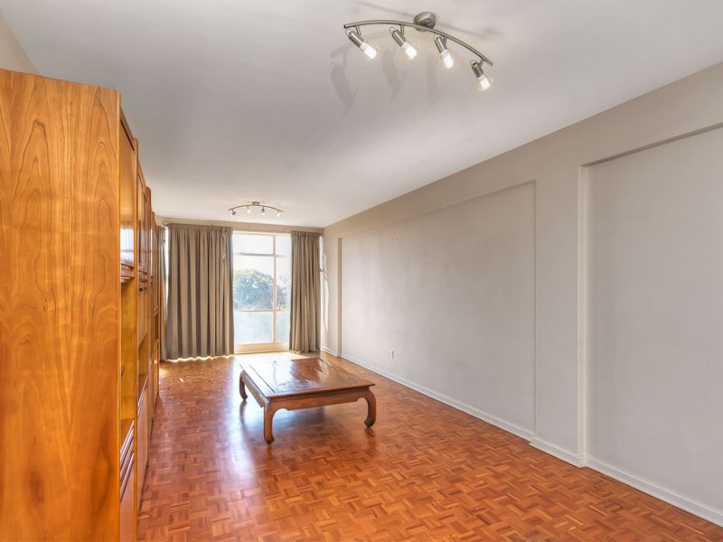 PERFECT LOCK UP AND GO IN A WELL MAINTAINED COMPLEX WITH A 24 HOUR GUARD!!!! - Photo 4