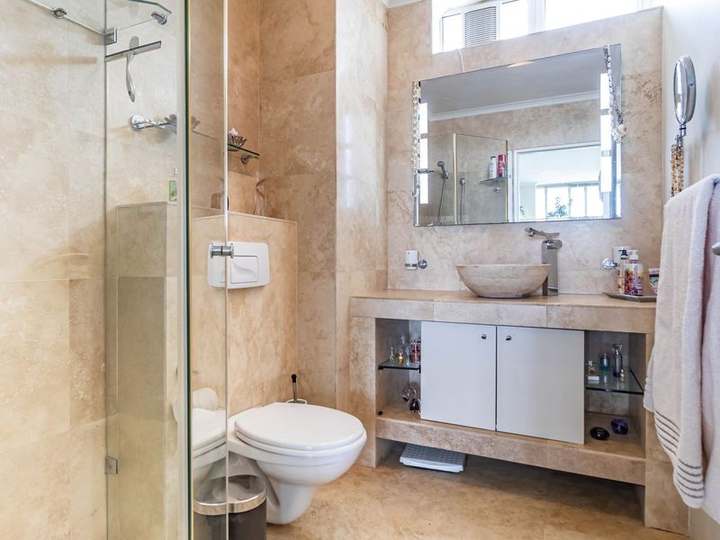 Furnished 3 bedroom apartment in Wavecrest , Strand - Photo 8