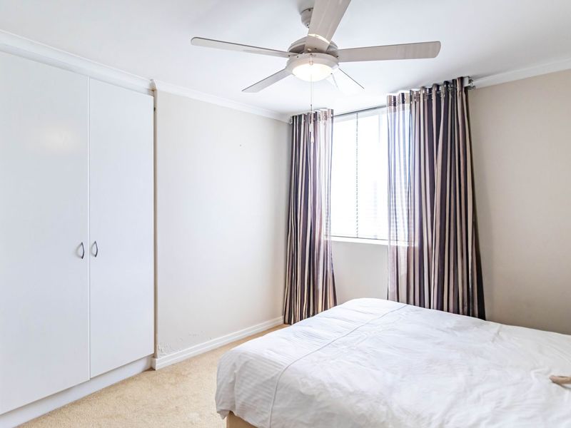 Furnished 3 bedroom apartment in Wavecrest , Strand - Photo 7