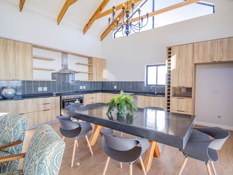 3 Bedroom Home located in the Stunning St Helena Views - Photo 8