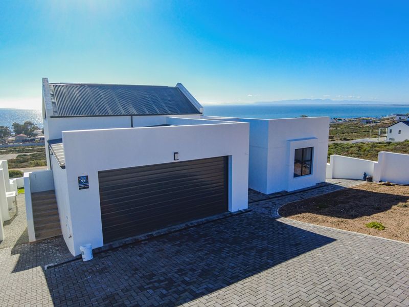 3 Bedroom Home located in the Stunning St Helena Views - Photo 4
