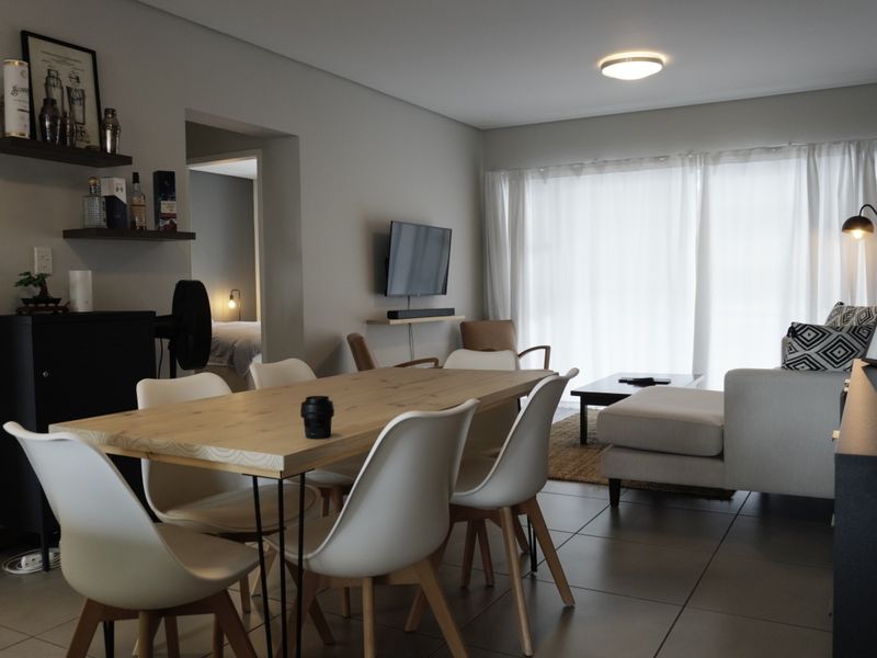 Beautiful & Spacious 2-Bedroom, 2-Bathroom Apartment - Photo 3