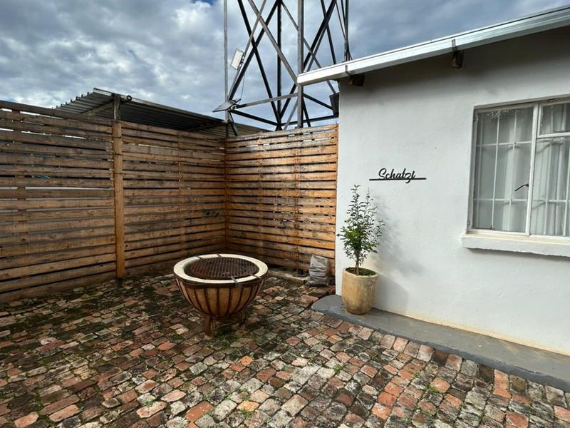 Bachelor’s Flat for Rent - Close to Laerskool Broederstroom | Pet-Friendly Lock-Up & Go - Photo 2
