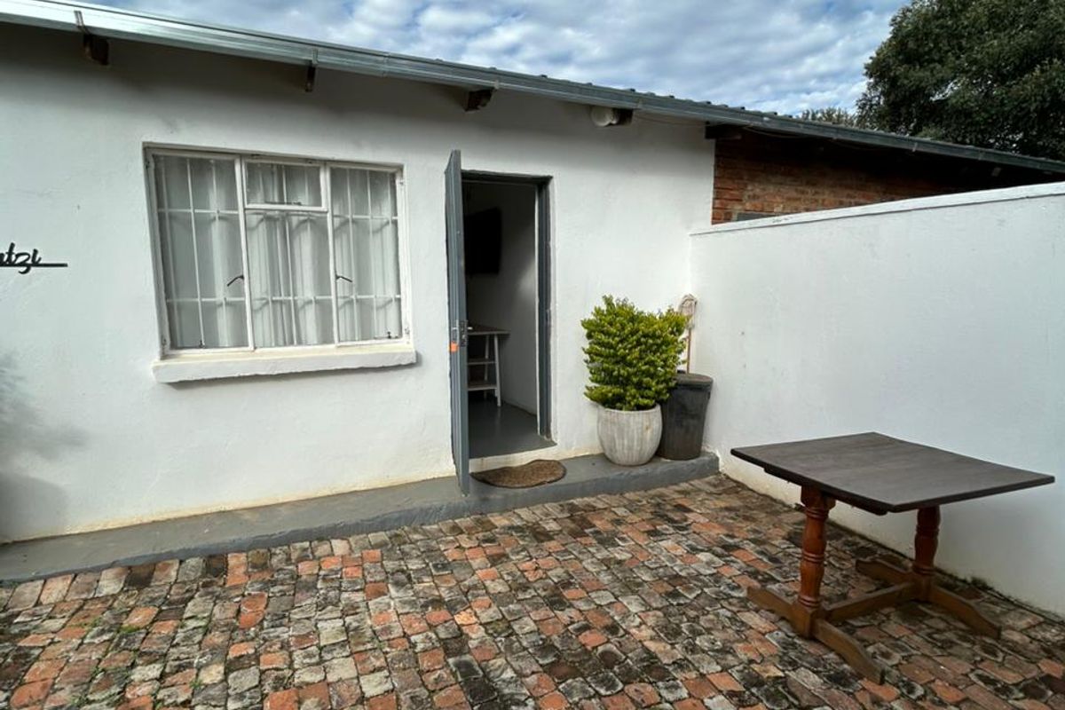 Bachelor’s Flat for Rent - Close to Laerskool Broederstroom | Pet-Friendly Lock-Up & Go - Photo 3