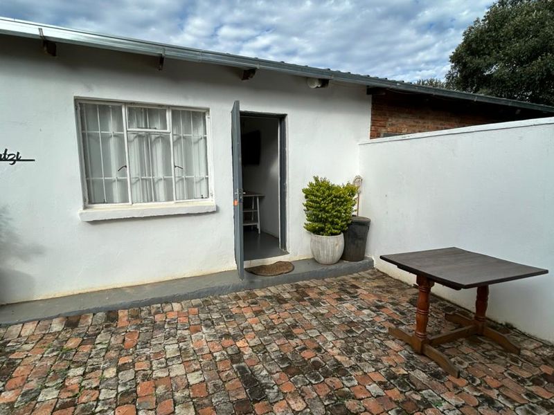 Bachelor’s Flat for Rent - Close to Laerskool Broederstroom | Pet-Friendly Lock-Up & Go - Photo 3