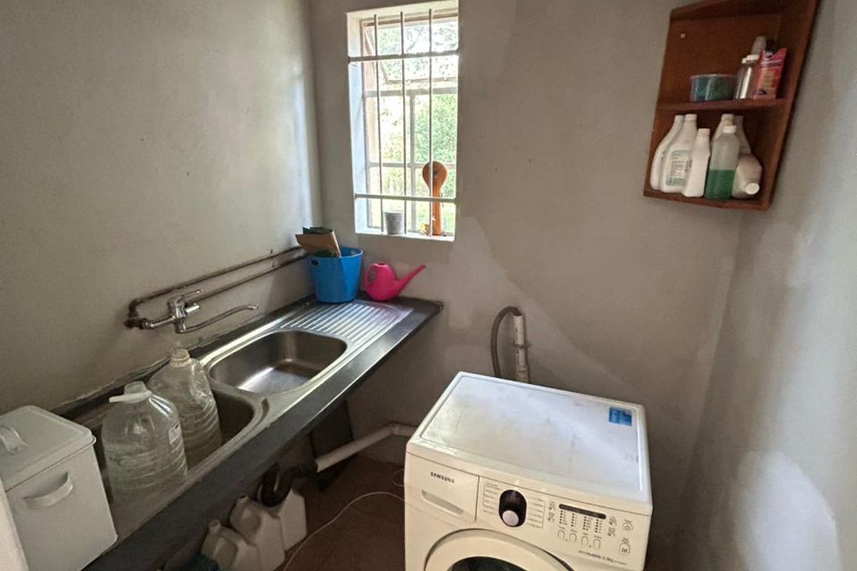 Spacious 2-Bedroom Flat for Rent - R6900 pm | Huge Pet-Friendly Yard Near Laerskool Broederstroom - Photo 3