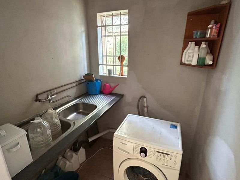 Spacious 2-Bedroom Flat for Rent - R6900 pm | Huge Pet-Friendly Yard Near Laerskool Broederstroom - Photo 3