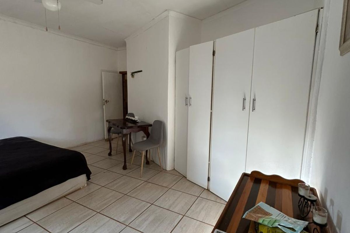 Spacious 2-Bedroom Flat for Rent - R6900 pm | Huge Pet-Friendly Yard Near Laerskool Broederstroom - Photo 4