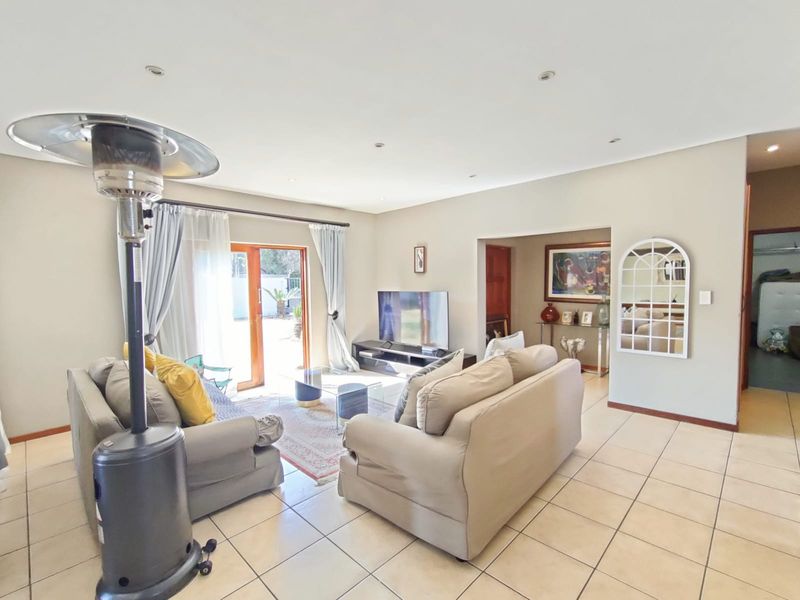 Prime Mulbarton Estate - Space, Security and Style Combined...! - Photo 8