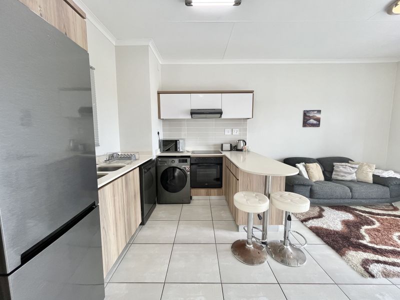 Fully Furnished 1-Bedroom Apartment with Beautiful Views in the Heart of Ballito! - Photo 2