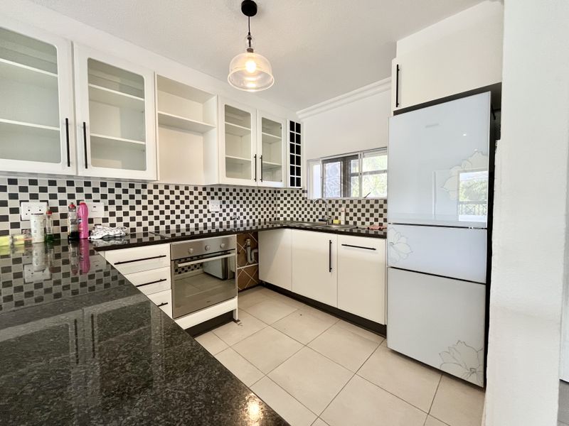 A Dreamy Coastal Escape | 3-Bedroom Unit Near Thompsons Bay Beach! - Photo 2