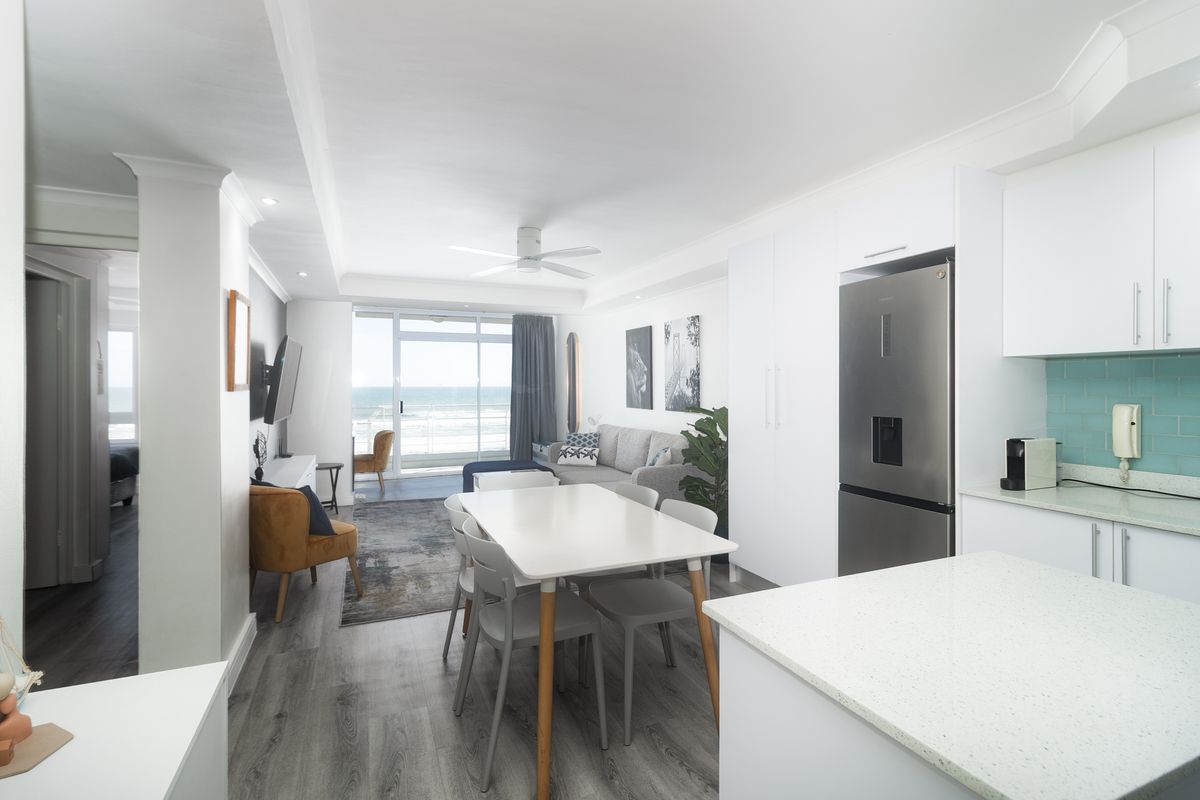 Stunning front-row apartment with breathtaking view - Photo 2