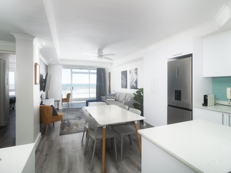 Stunning front-row apartment with breathtaking view - Photo 2
