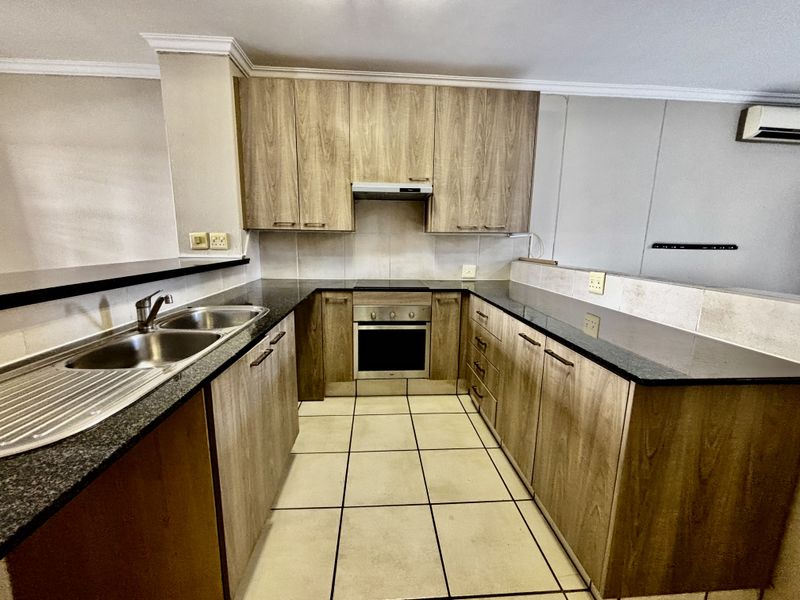 2 Bed 2 Bath - SANDTON - Photo 2