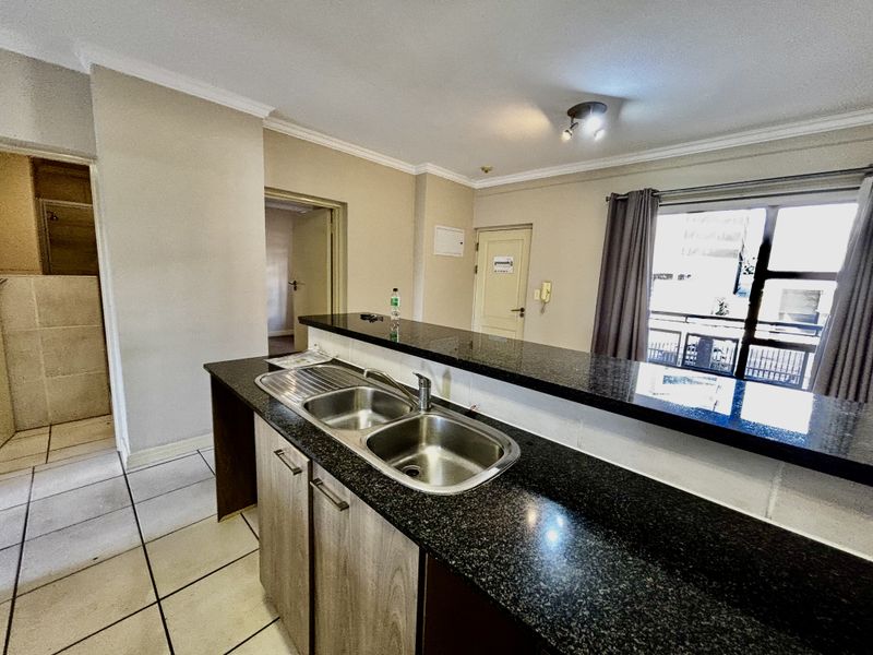2 Bed 2 Bath - SANDTON - Photo 3