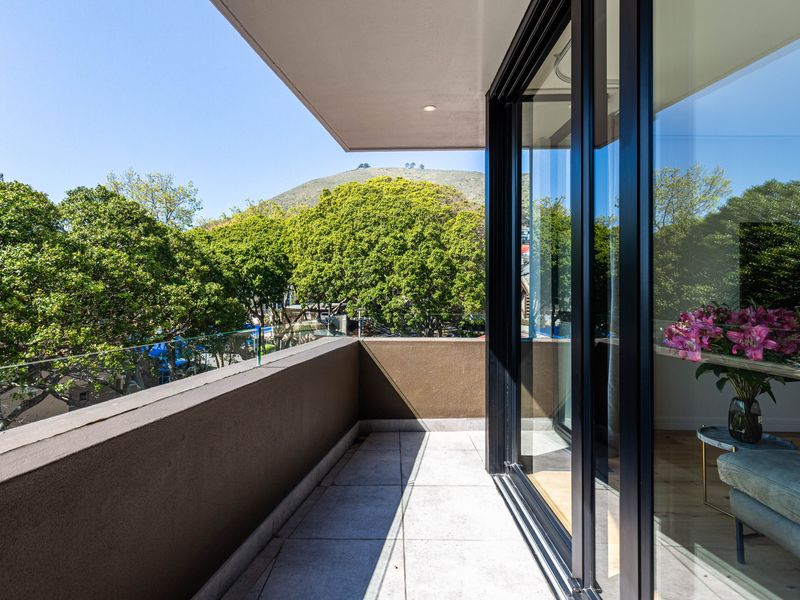 Stylish 2-Bedroom Apartment in Glengariff | Fully Furnished with modern Finishes & Mountain Views - Photo 7