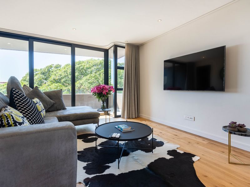 Stylish 2-Bedroom Apartment in Glengariff | Fully Furnished with modern Finishes & Mountain Views - Photo 2