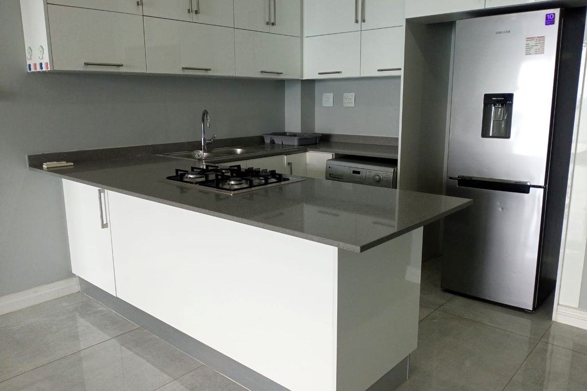 Modern Beachfront Apartment - Photo 4