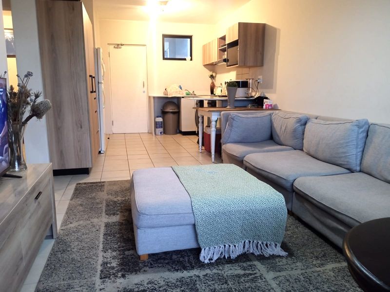 Modern 2 Bed Apartment - Photo 2